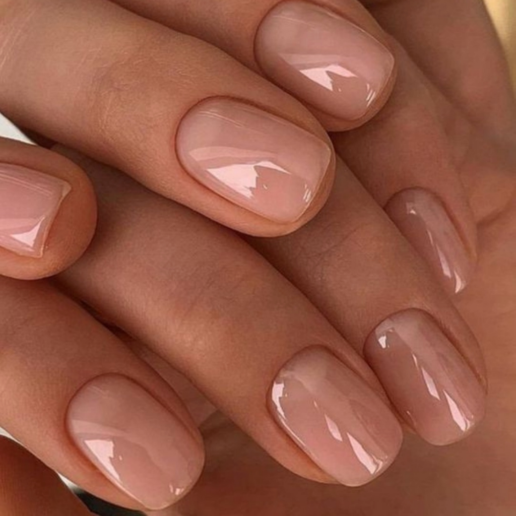 Gawd how we heart strong, clean, chic nails